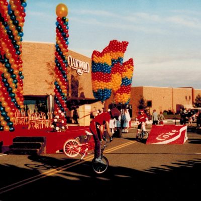 Grand Opening of the Oakwood Mall (1986)